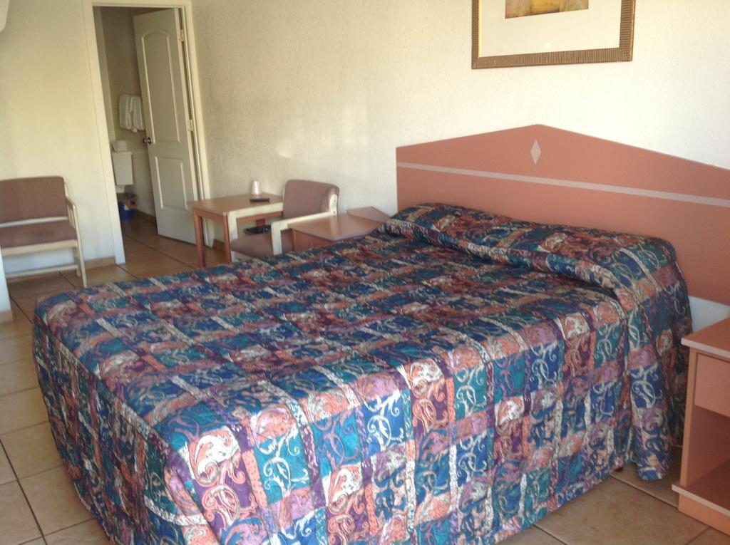 Chandler Redwood Motel الغرفة الصورة