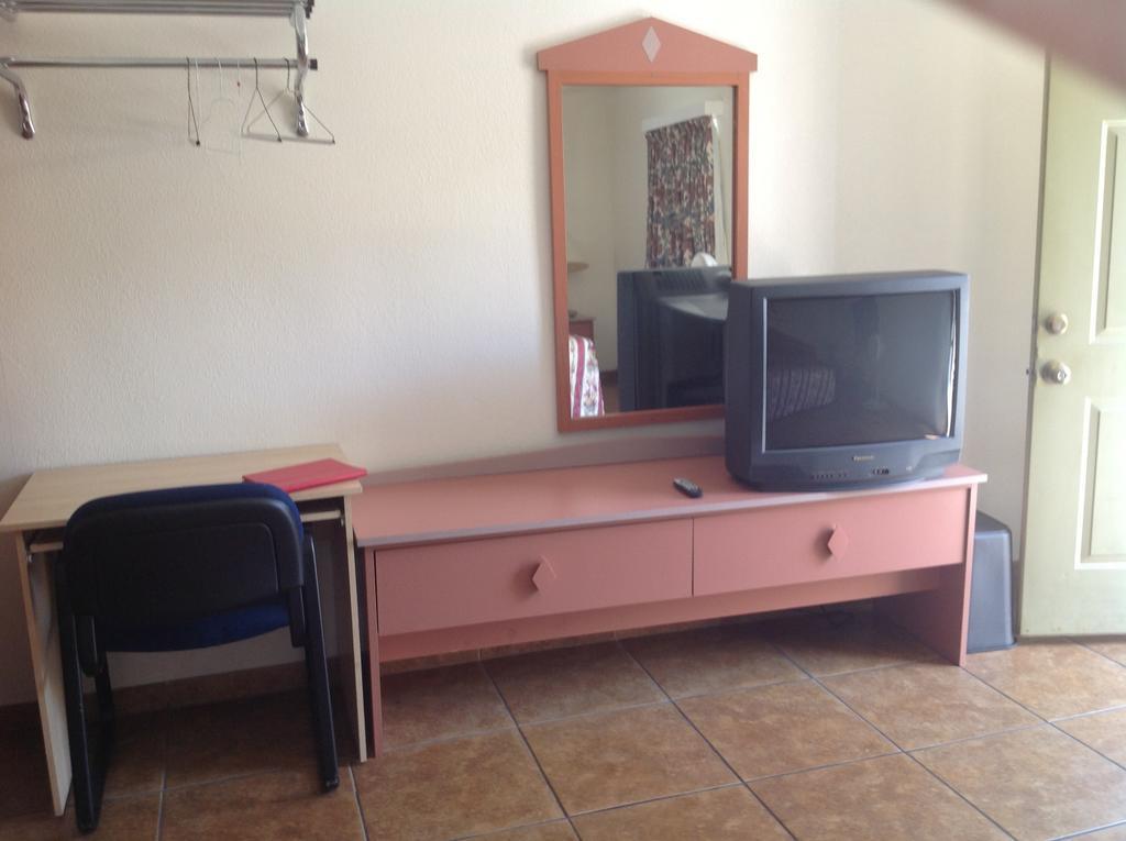 Chandler Redwood Motel الغرفة الصورة