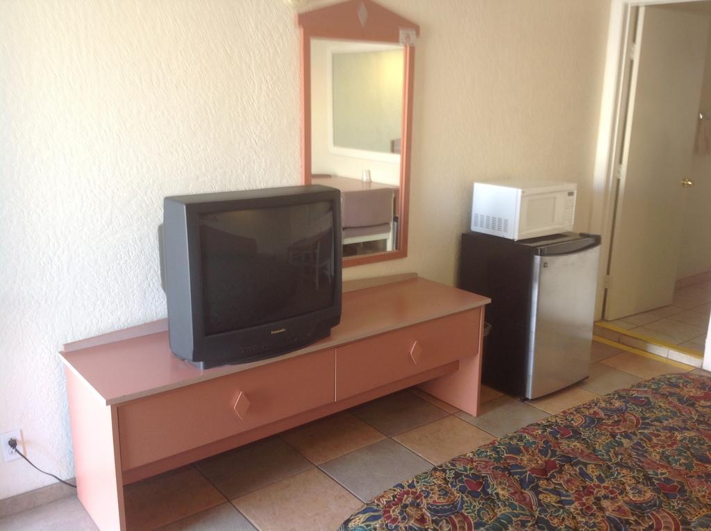 Chandler Redwood Motel الغرفة الصورة