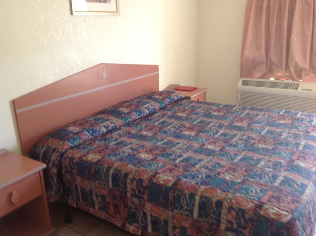 Chandler Redwood Motel الغرفة الصورة